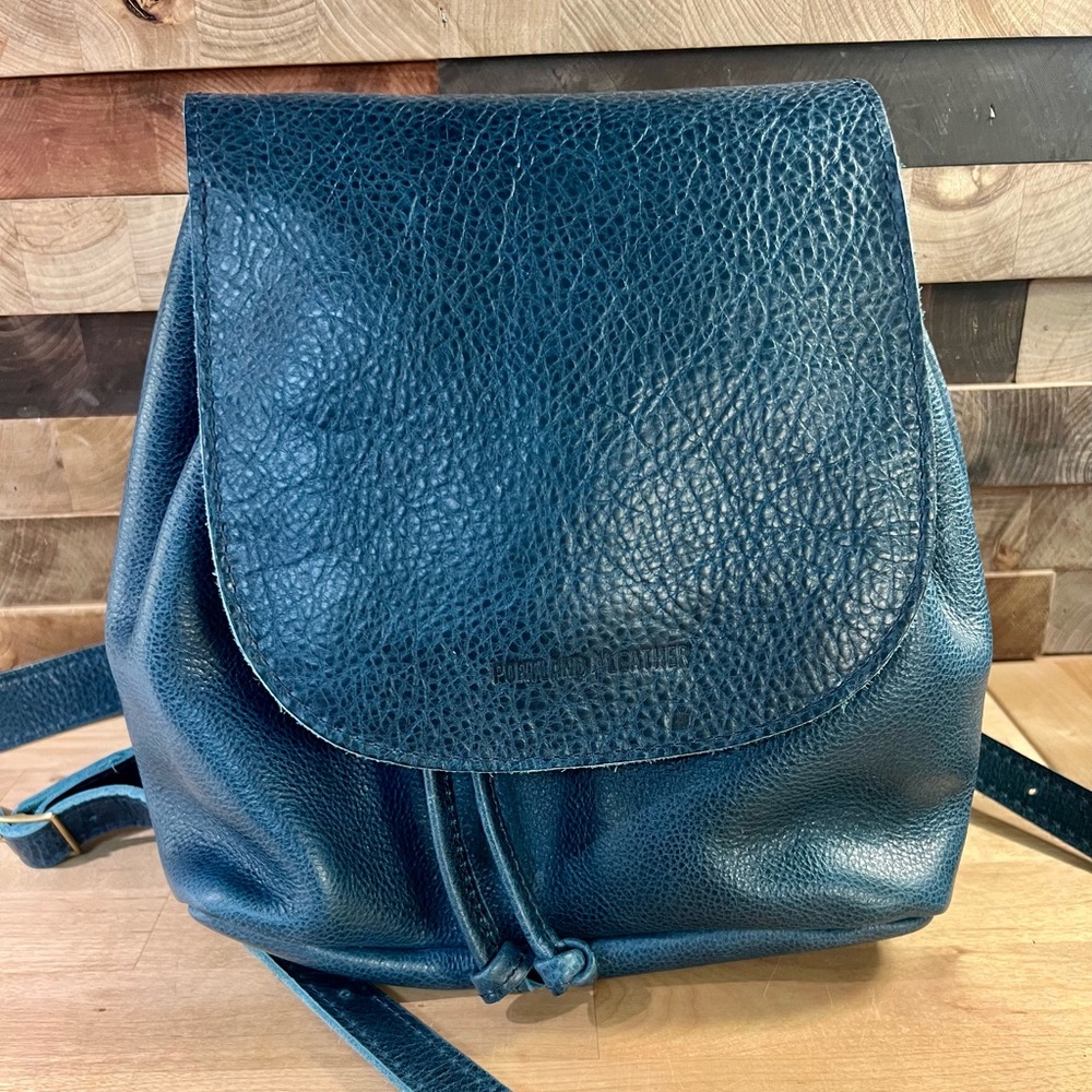 Portland Leather Goods Caspian bucket backpack, like new.
